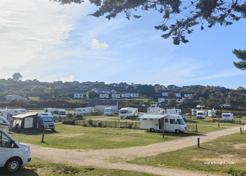 Aire de Camping-Cars Saint Michel — foto 4