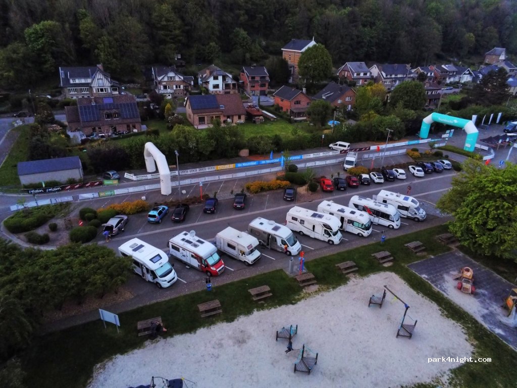(4920) Aywaille - 1 Esplanade du Fair-Play — foto