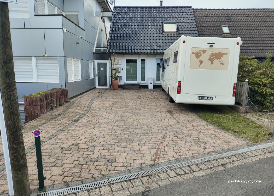 (40468) Dusseldorf - Am Heidhügel 38 — foto