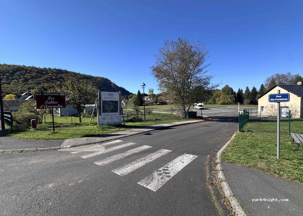 (15190) Saint-Amandin - Le Bourg — foto 3