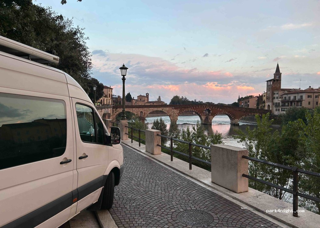 (37129) Verona - 3 Lungoadige San Giorgio — foto 3