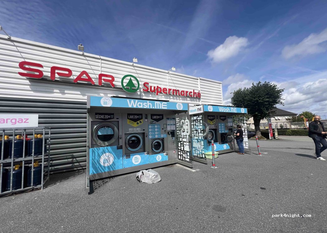 (12240) Rieupeyroux - Avenue du Rouergue — foto 3