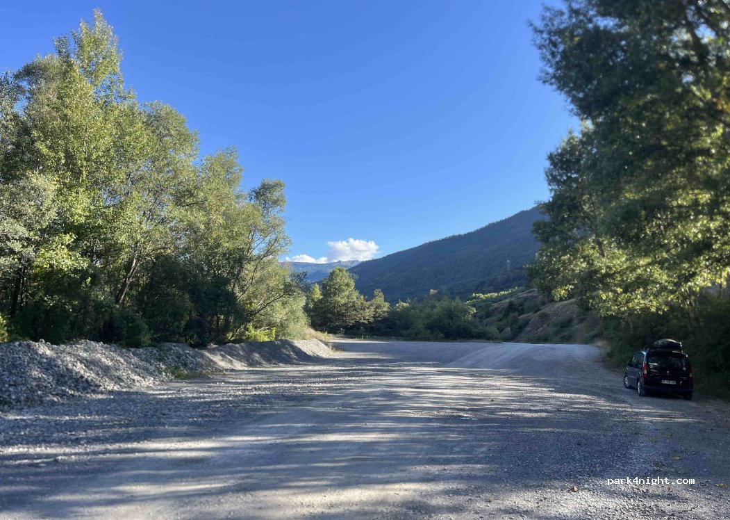 (05600) Saint-Crépin - Unnamed Road — foto