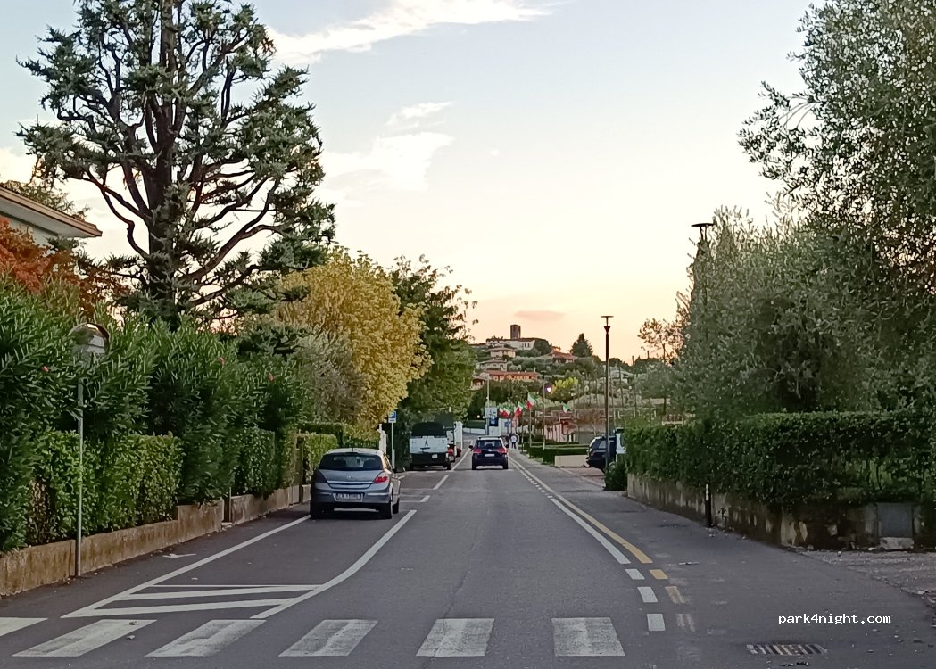 (29080) Manerba del Garda - Via del Rio — foto