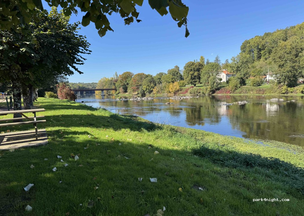 (16150) Exideuil-sur-Vienne - Rue de la Mairie — foto 2