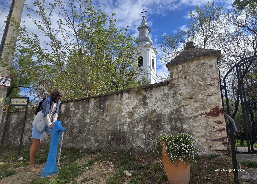 (8274) Köveskál - Városkút utca — foto