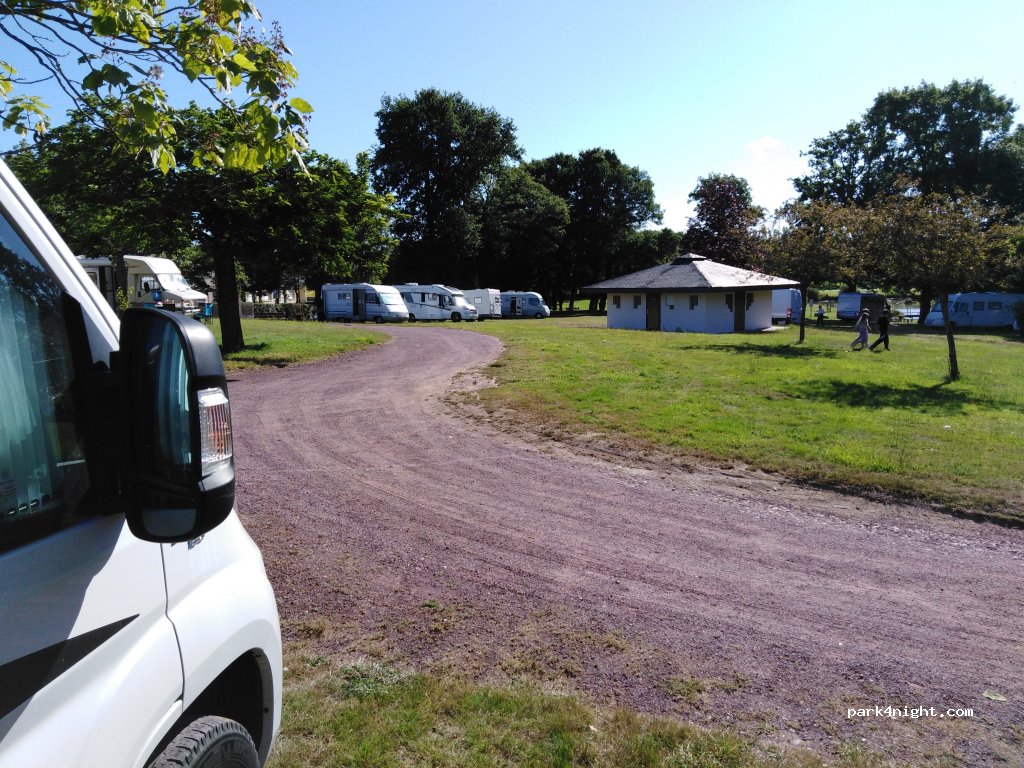 Aire de services camping car Campénéac — foto