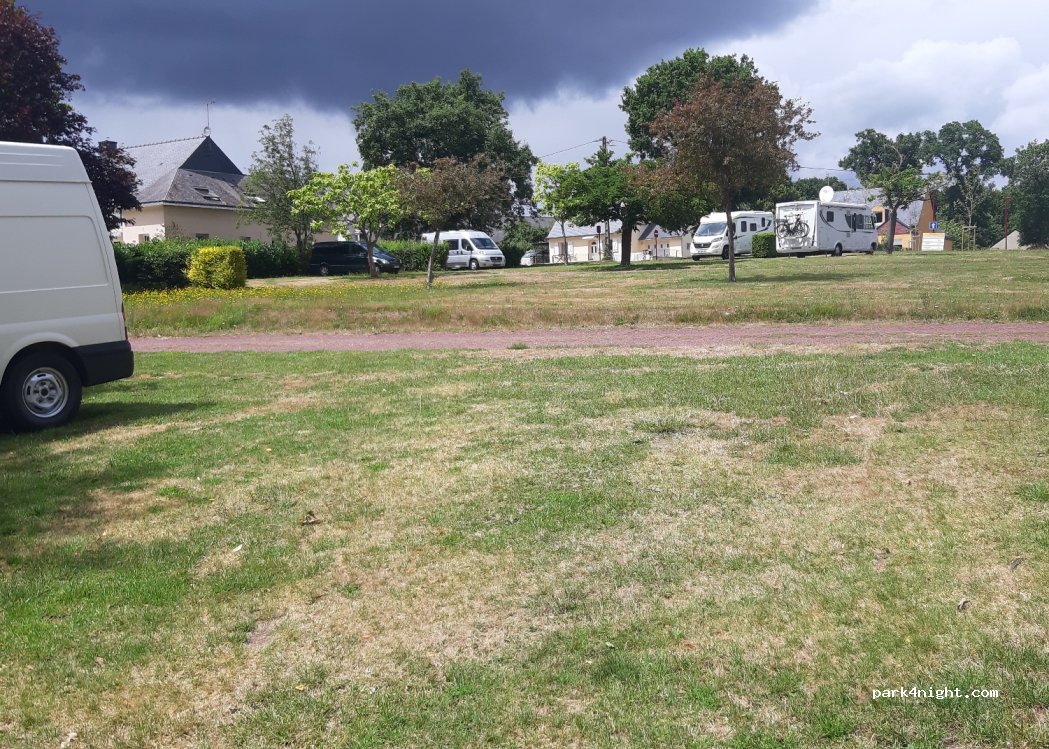 Aire de services camping car Campénéac — foto 2