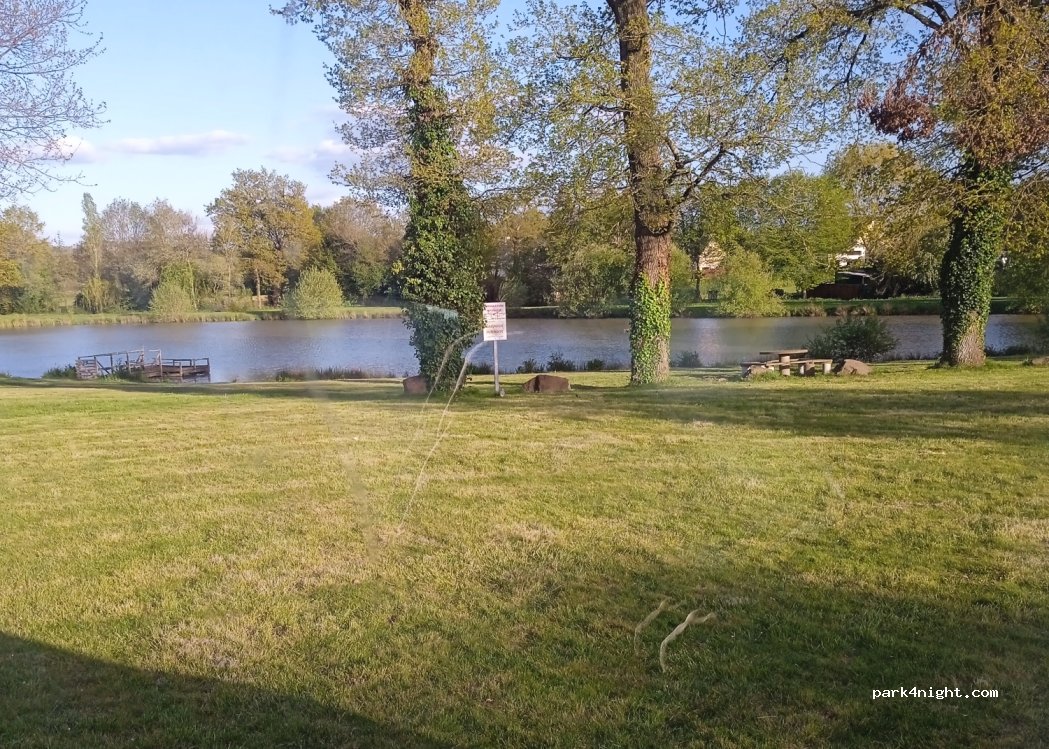 Aire de services camping car Campénéac — foto 3
