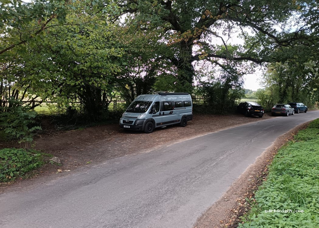 (GL54 2HS) Cotswold - Becky Hill — foto