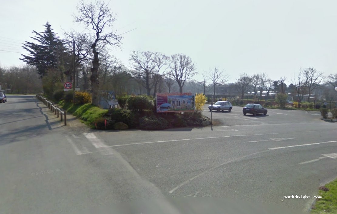 (22270) Jugon-les-Lacs - D52 — foto