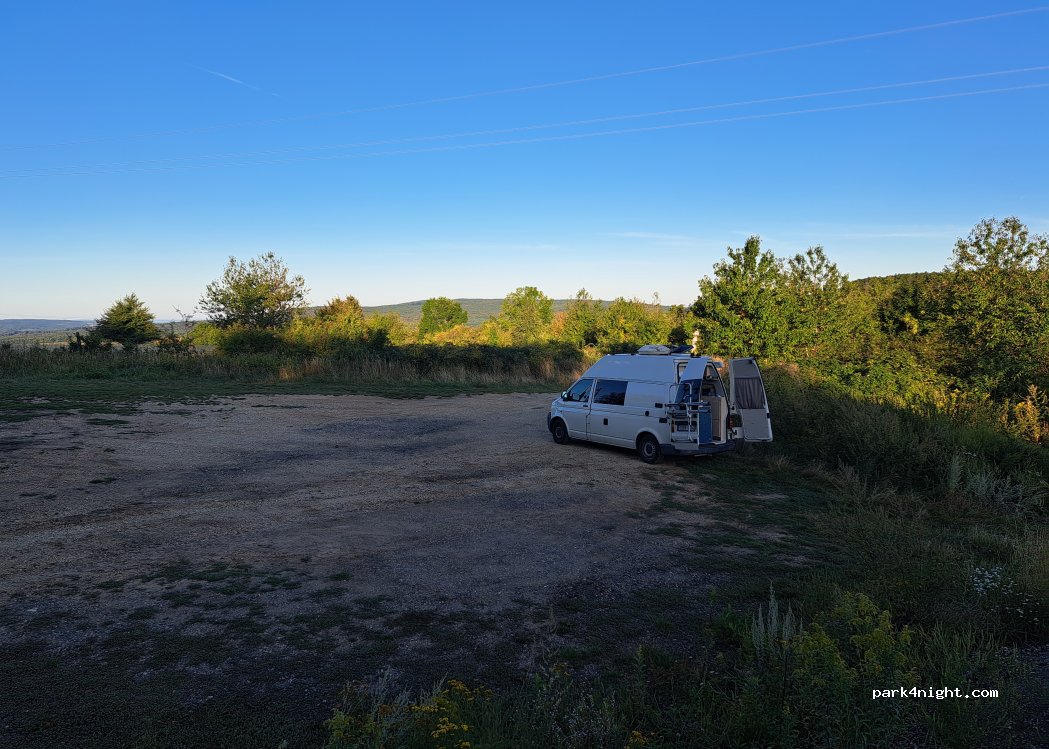 (8442) Lókút - Unnamed road — foto