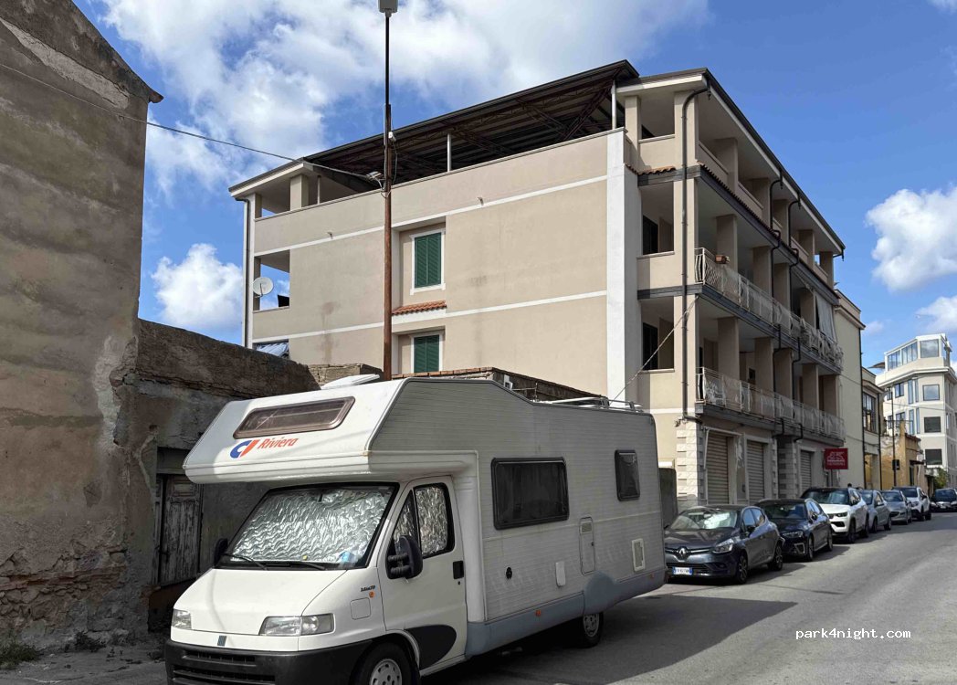 (89861) Tropea - Via Franceso Barone — foto