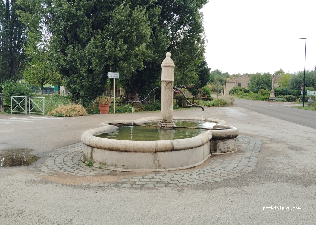 (71700) Martailly-lès-Brancion - Rue de la Fontaine — foto
