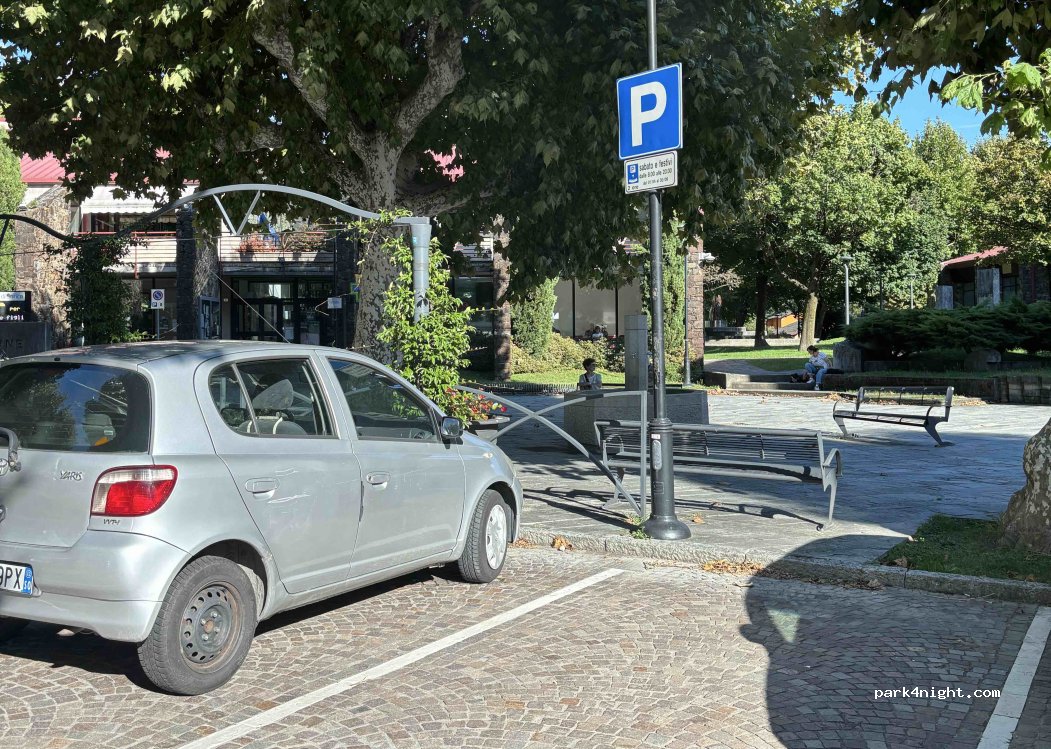 (23823) Sorico - Via Vittorio Emanuele — foto
