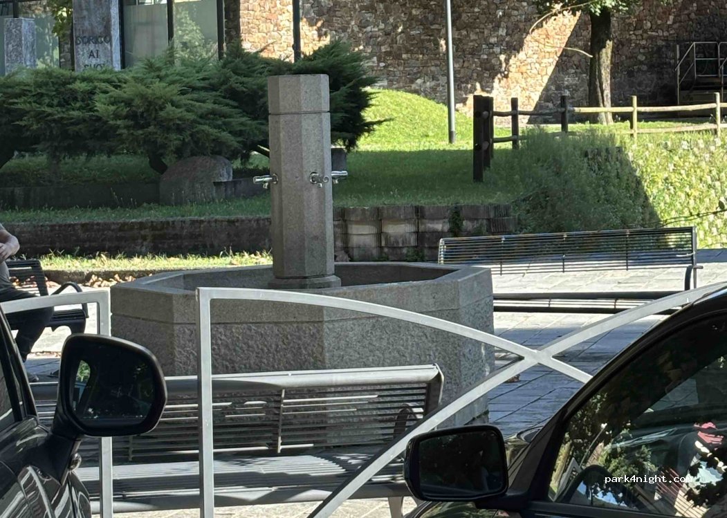 (23823) Sorico - Via Vittorio Emanuele — foto 2