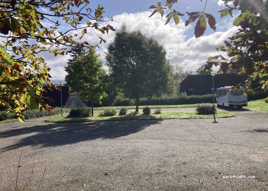 (71580) Savigny-en-Revermont - Rue du Bourg — foto 3