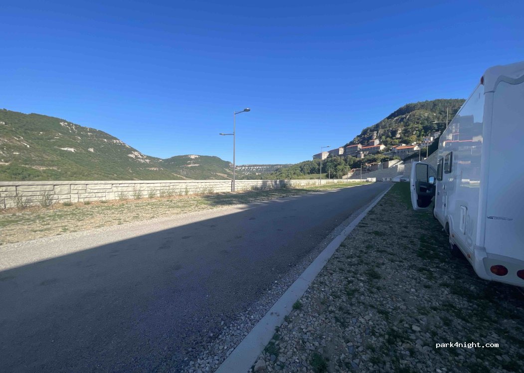 (12250) Roquefort-sur-Soulzon - Chemin du Mas — foto 2
