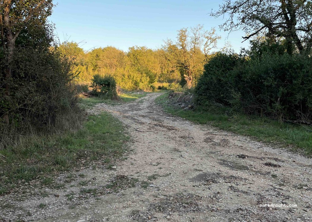 (38390) Charette - Rue des Vieilles Vignes — foto