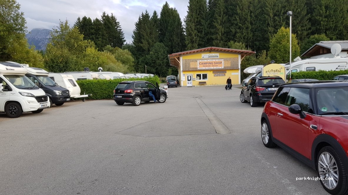 Wohnmobilplatz Sportstudio Füssen — foto