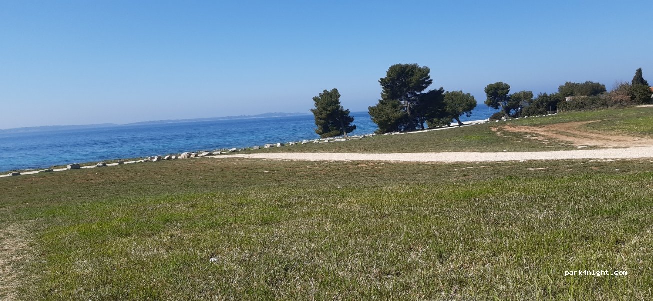 (52215) Peroj - Unnamed Road — foto 3