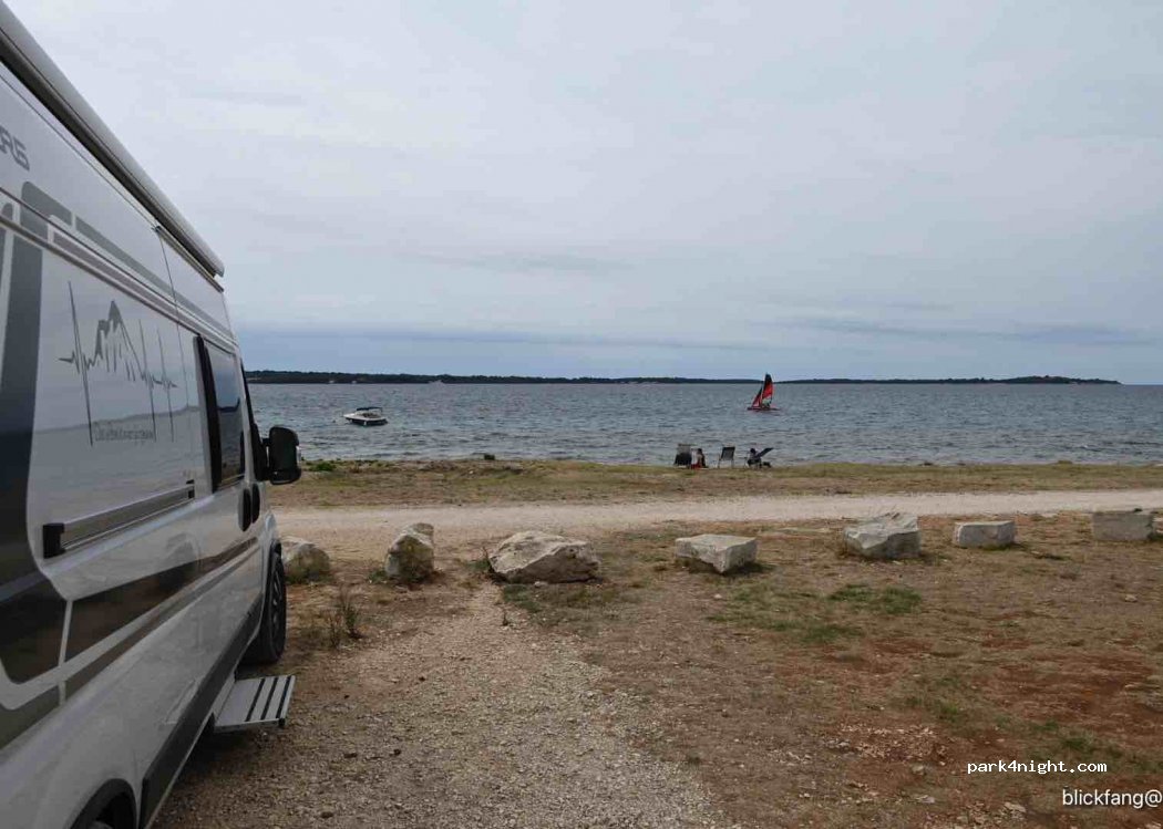 (52215) Peroj - Unnamed Road — foto 4