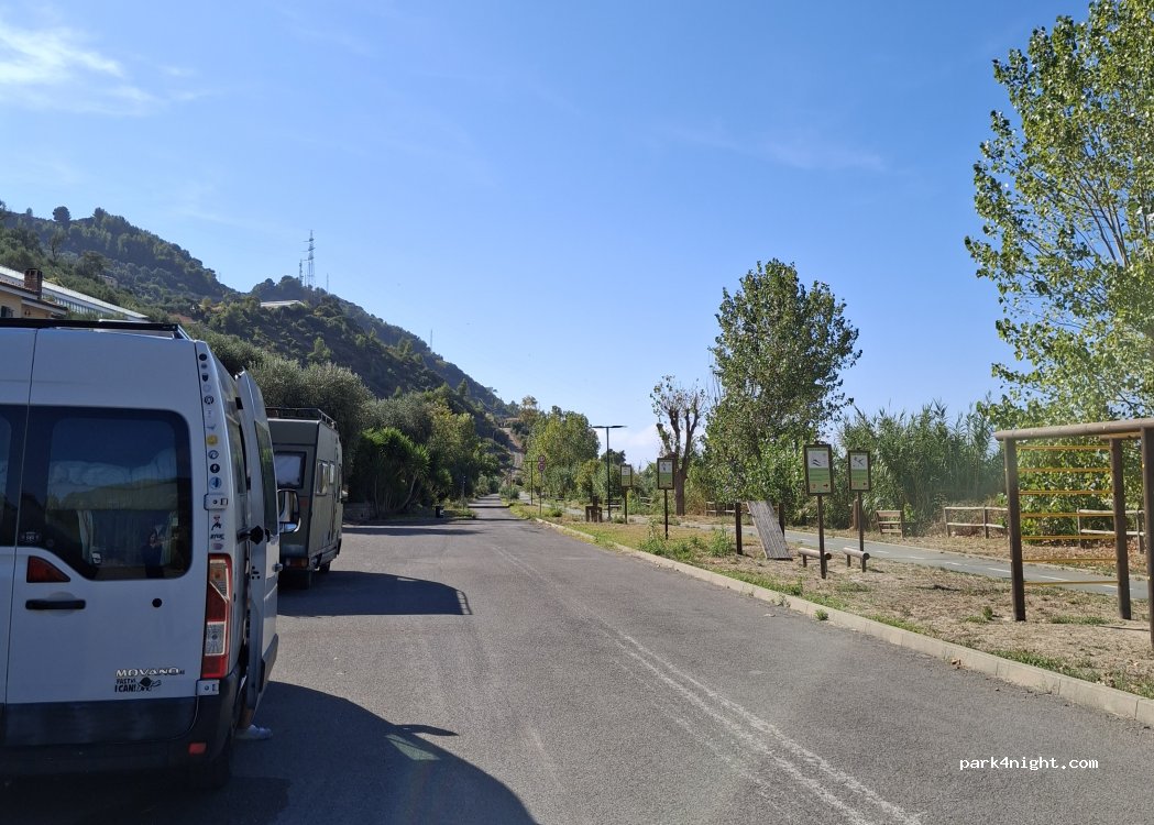 (18018) Taggia - Lungo Argine Sinistro — foto 2