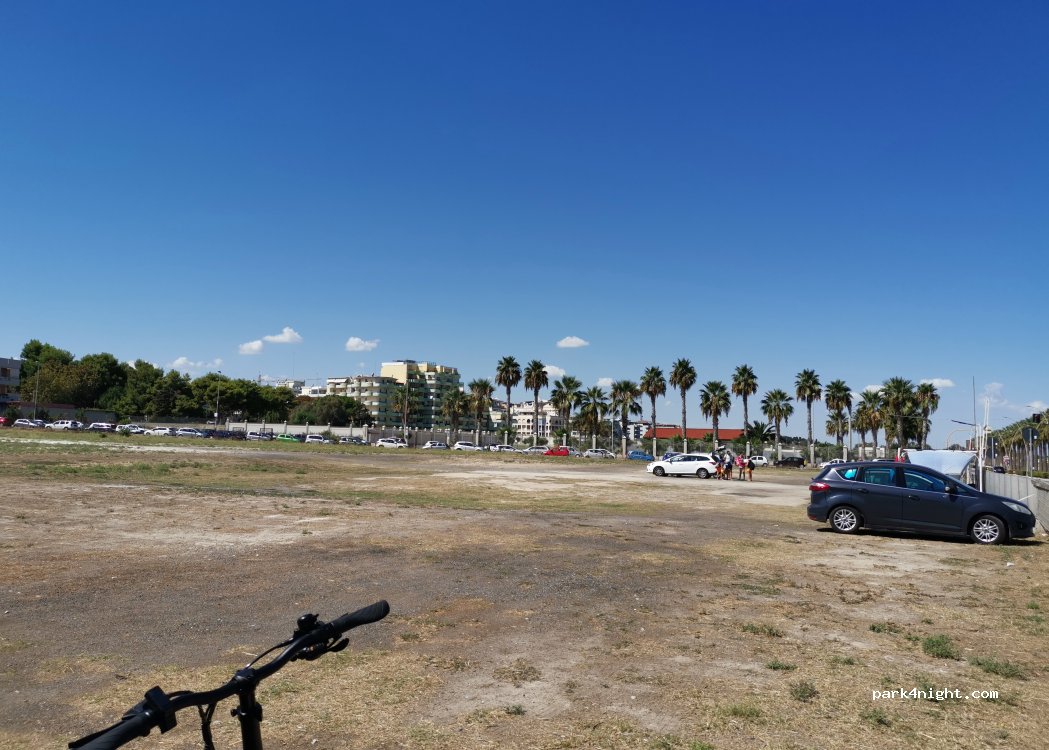 (76121) Barletta - Lungomare Pietro Paolo Mennea — foto