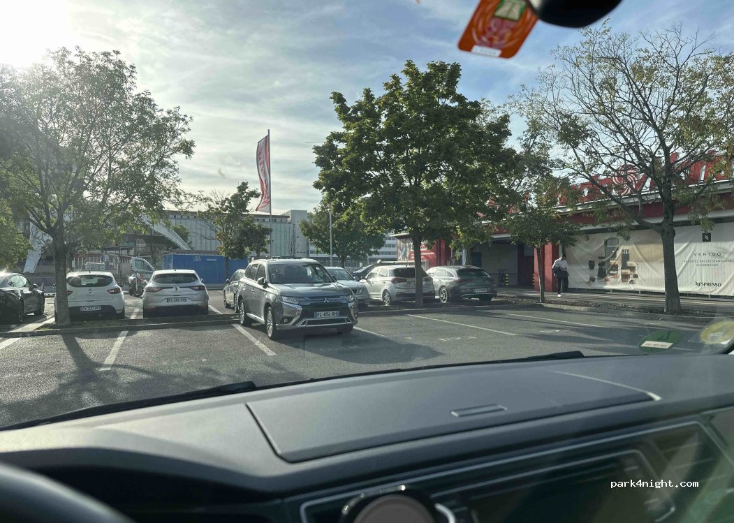 (1235) Carouge (GE) - Rue Boissonnas — foto