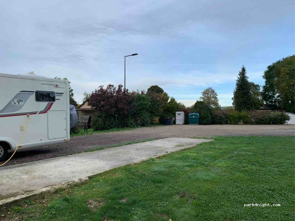(10190) Fontvannes - 1 Place de la Poste — foto 3