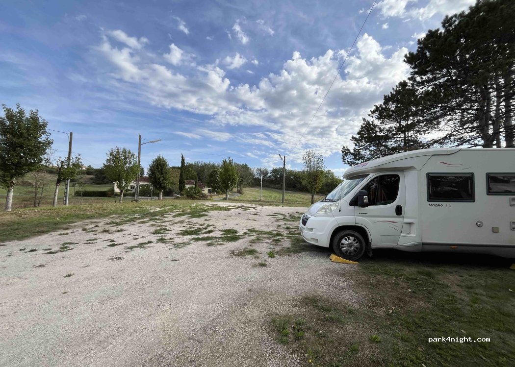 (47150) Laussou - Unnamed road — foto 3