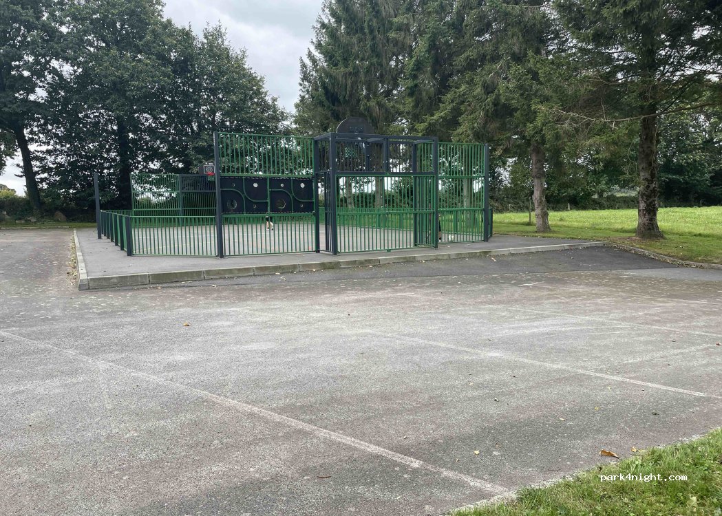 (35420) Monthault - Route de Saint-Georges-de-Reintembault — foto 2