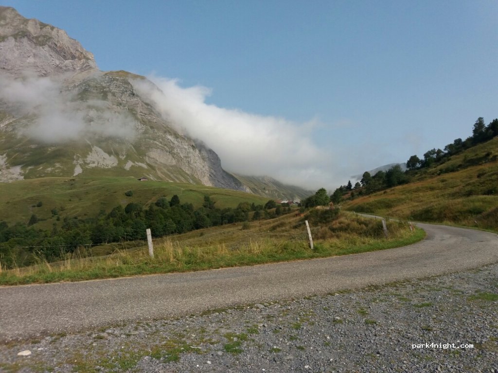 (73400) Ugine - Unnamed Road — foto 2