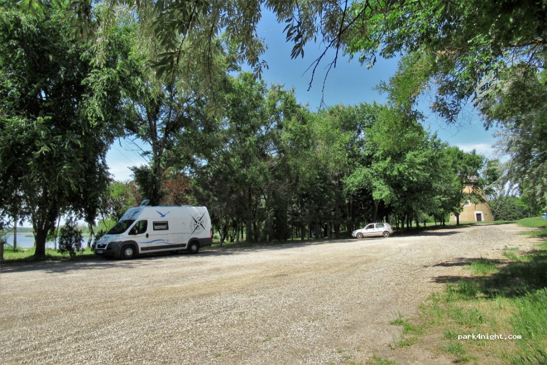 (24300) Bačka Topola - Allée des Colverts — foto