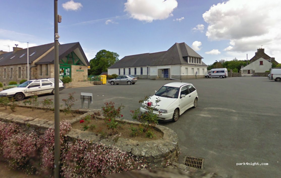 (22740) Pleudaniel - 4-8 Place de la Mairie — foto