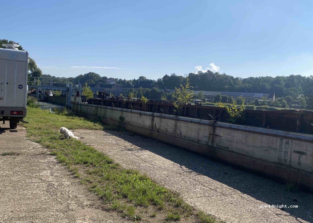 (28574) Týnec nad Labem - Bělohorská — foto