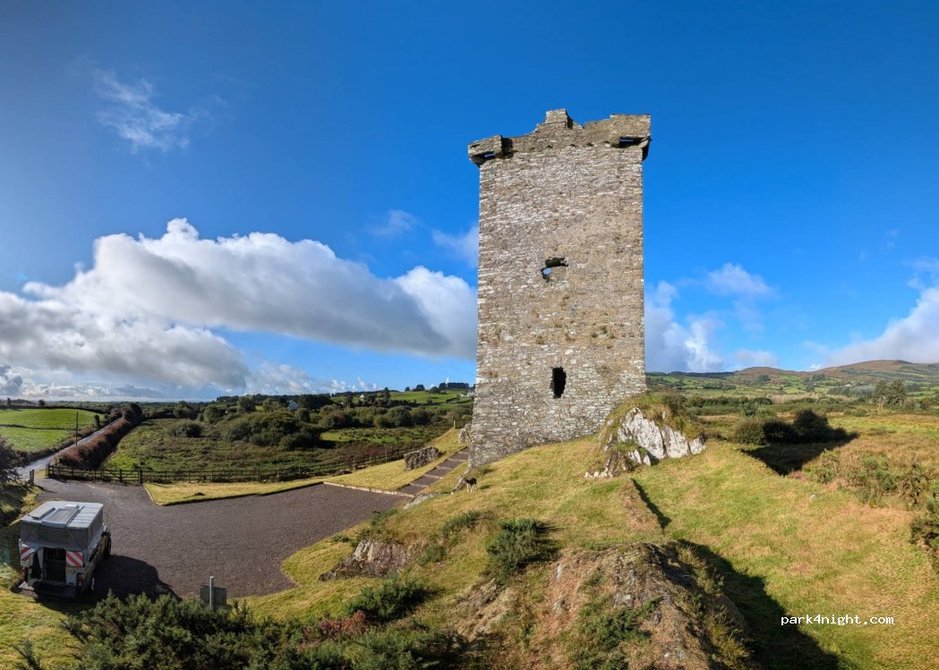 (P47 KV48) Castledonovan - Unnamed road — foto