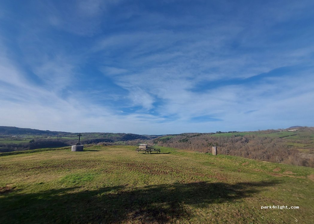(63230) Saint-Pierre-le-Chastel - D579 — foto 2