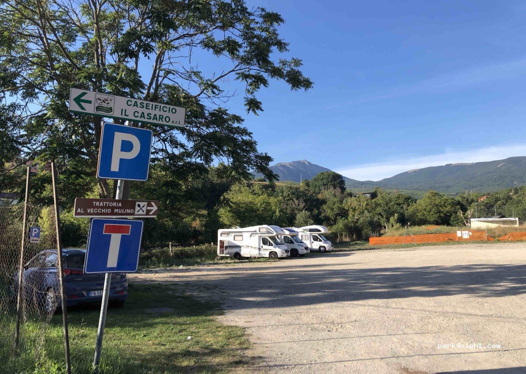 (85010) Calvello - Unnamed Road — foto