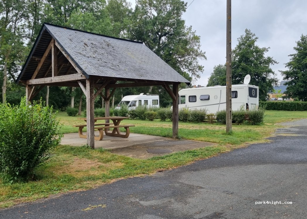 Aire de Bazouges-Cré-sur-Loir — foto 2