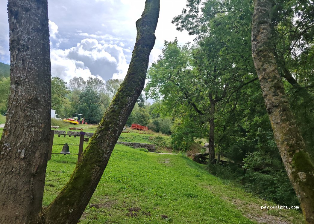 (26310) La Bâtie-des-Fonds - D 106 — foto 2