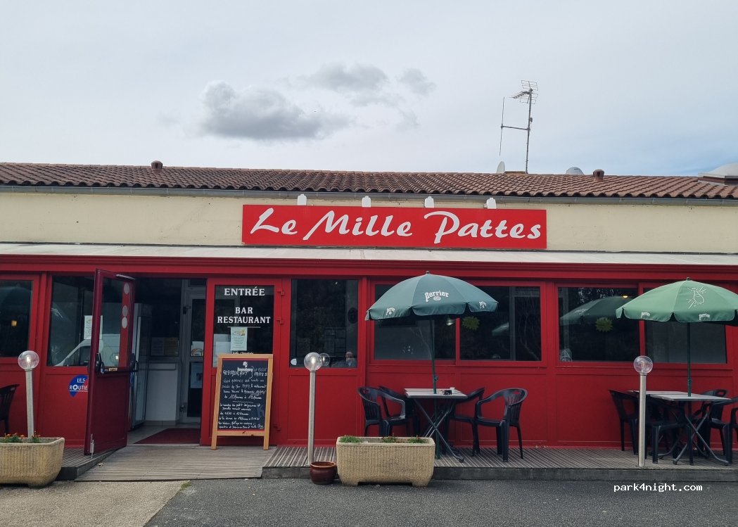 (86330) Angliers - Cité de la Vigne Brulée — foto