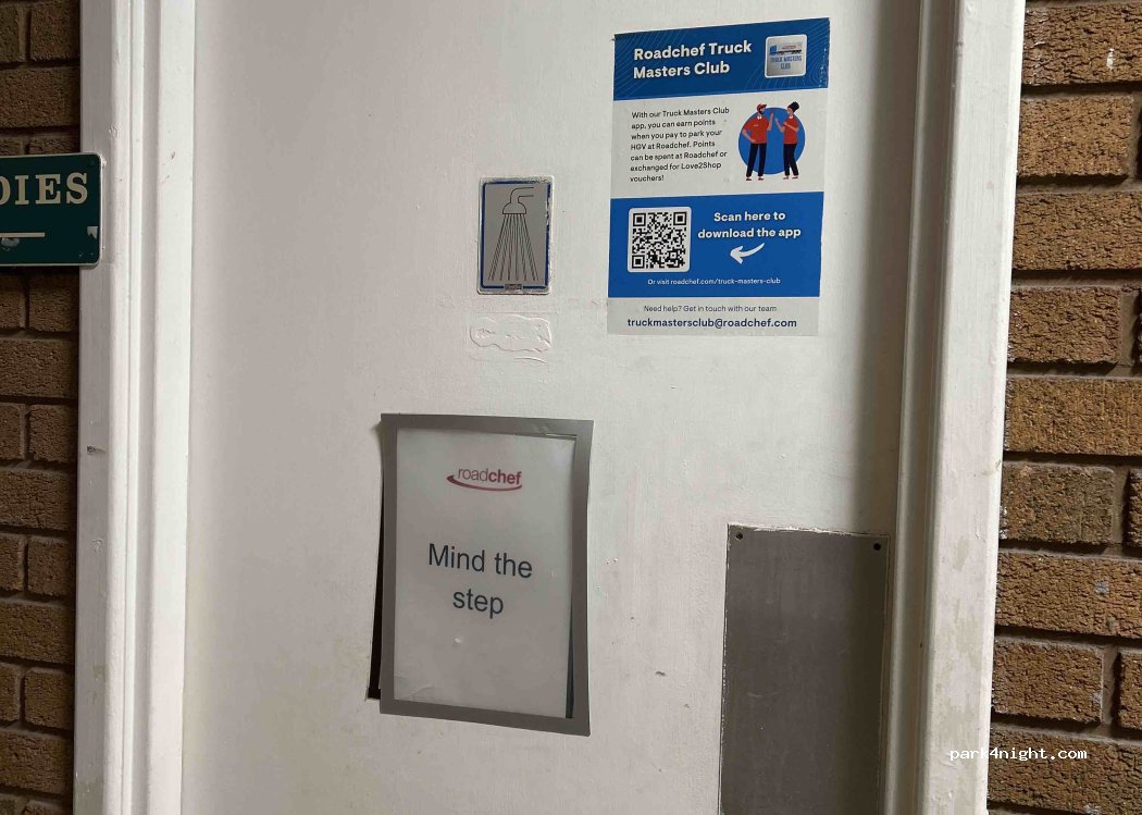(G71 8BG) Bothwell - Bothwell Services — foto