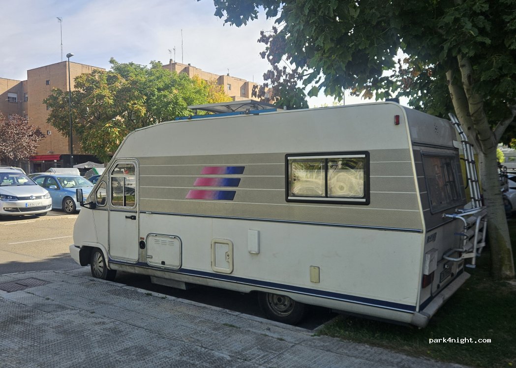 (50003) Zaragoza - Calle de María Montessori — foto