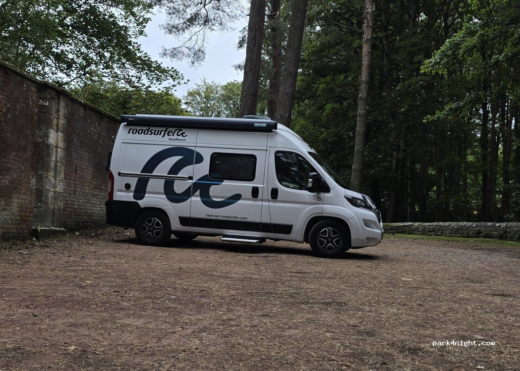 (FK2 8JQ) Dunmore - Pineapple Driveway — foto