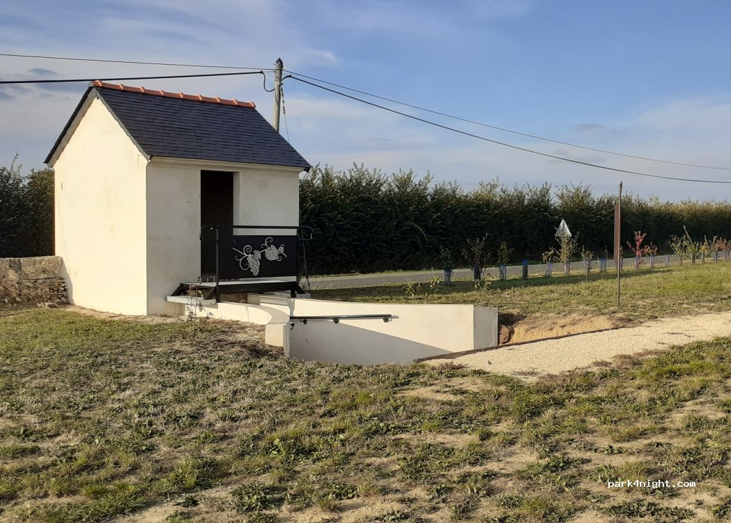(79290) Val en Vignes - D 32 — foto