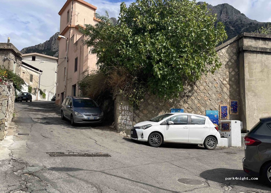 (08025) Ulìana/Oliena - Via Corrasi — foto