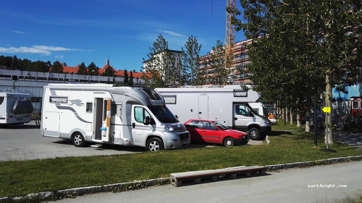 (9007) Tromsø - 14 Hjalmar Johansens gate — foto