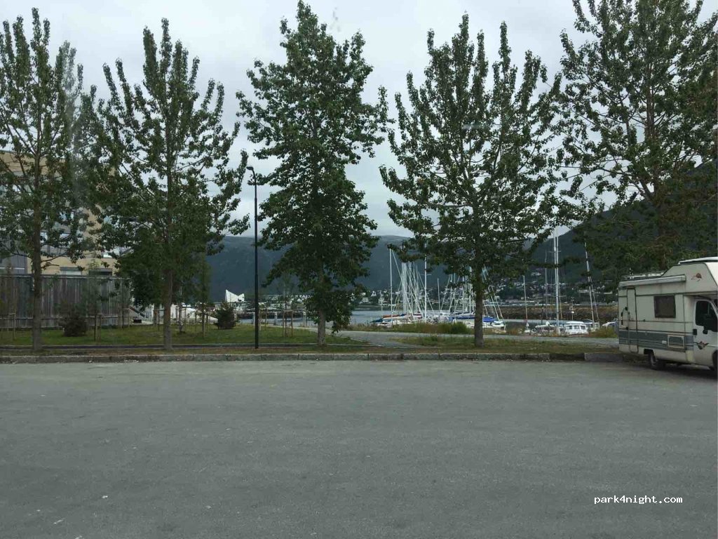(9007) Tromsø - 14 Hjalmar Johansens gate — foto 3