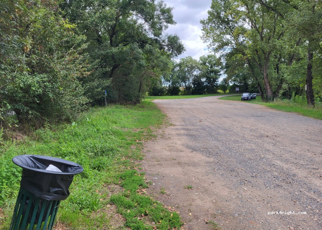 (69830) Saint-Georges-de-Reneins - Route du Lac — foto